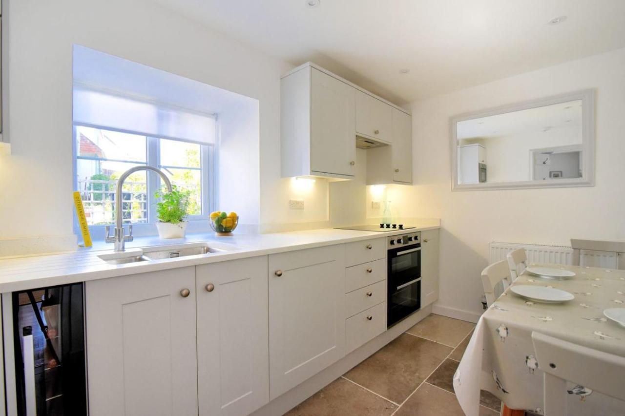 1 Lymbrook Cottages ไลม์รีจิส ภายนอก รูปภาพ